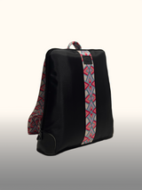 Mochila portalaptop Negro/Rosado — Costado